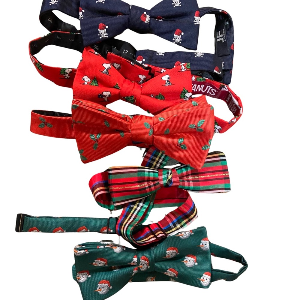 Bow ties Christmas!! Get ready for Christmas with these options